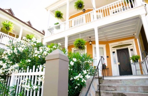 Cannonborough Elliotborough House | A3 at Saint Philip Square, One Block to King, Spacious Historic Stay