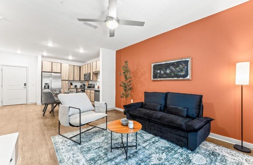 Bay Lake Apartment | Adeline Apartments 15m to Parks, Pet Friendly, Free Parking by Heavenly Homes