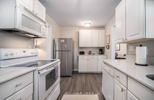 Mount Pleasant House | Adorable 3br/2ba Shem Creek Retreat!