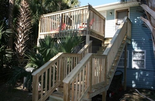 Folly Beach Cottage | Adorable Folly Beach Cottage! 1 Block to Beach! Super Location! Free WiFi!