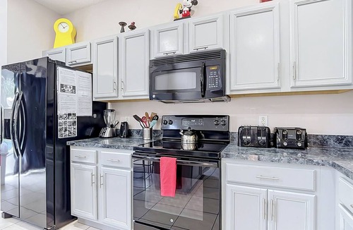 West Kissimmee House | ALWAYS FREE POOL HEAT - 3 miles to Disney, Emerald Island Resort - GAME ROOM