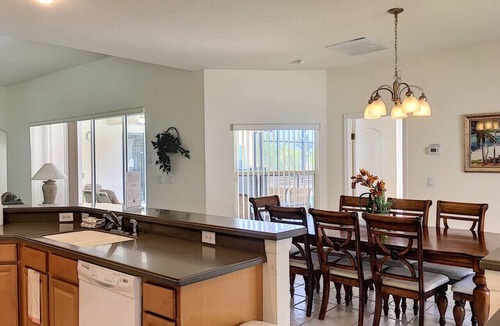 West Haven House | American Manor: Private Pool/Spa and 24/7 Support!