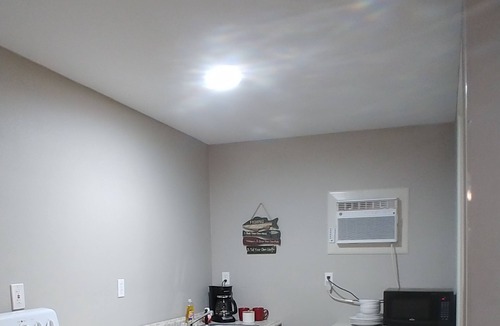 Milam Apartment | Apartment 2- 2760 Carters Ferry Road Milam Texas. Free Ice !