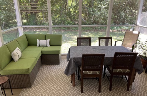 Mount Pleasant House | August Sale! Minutes from the islands, shops, parks, and downtown!