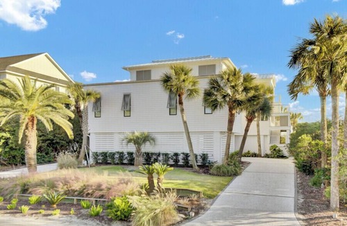 Beachwood East House | Award-Winning Resort Amenities | Dunecrest 6 by Wild Dunes
