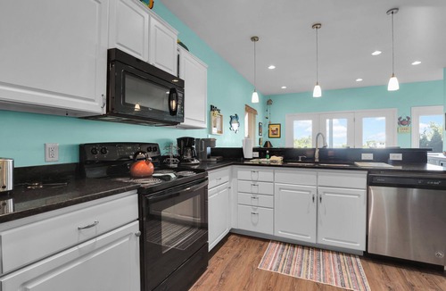 Oceanmarsh Subdivision House | Awesome sunsets! Natural beach! Golf cart and Hunting Island passes included.
