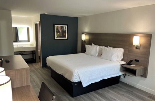 Sumter Hotel | Baymont by Wyndham Sumter Northwest