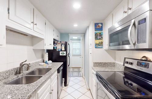 Hilton Head Island House | Beach villa with pool, entertainment, washer/dryer & lovely patio - beach access
