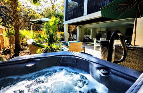 Folly Field House | Beach, Wood-Fired Pizza Oven, Salt Water Heated Pool, Hot tub, Ultra Luxury Home