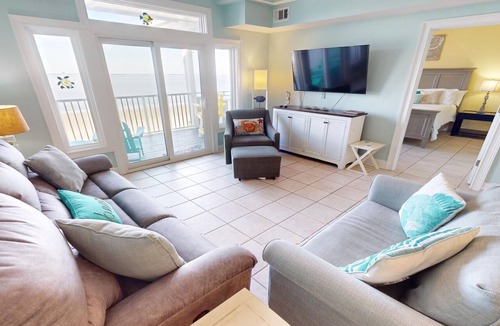 Tybee Island Condo | Beachfront condo w. stunning views + resort amenities.