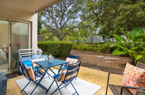 South Beach Condo | Beautiful 1 Bedroom Bluff Villa with view of Sound