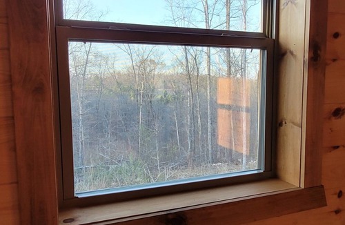 Jasper Cabin | Beautiful 2 bedroom cabin near the Buffalo River with Red Rock Mt. Views