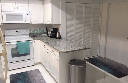 Sarasota Villa | Beautiful 2 Bedroom Villa in Sarasota, near Siesta Key Beaches