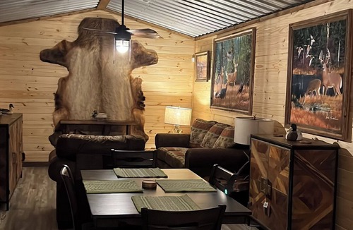 Sardis Cabin | Beautiful cabin near Sardis Lake 3 miles to Sardis Lake