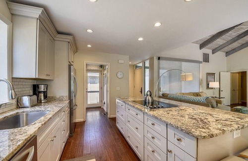 South Beach Villa | Beautiful Coastal Getaway in South Beach Marina Area!