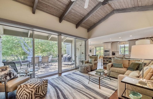 South Beach Villa | Beautiful Coastal Getaway in South Beach Marina Area!