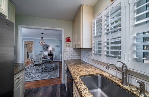 Tarpon Pond Cottage | Beautiful Cottage! Extra Full Bath! Golf Views! Amenity access included-2 dogs under 50# each