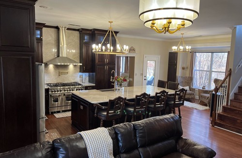 Southaven House | Beautiful Country Getaway/15 minutes From Elvis Graceland! Serene Fountain/Pool