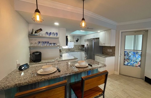 Florida North Atlantic Coast Condo | Beautiful Intracoastal Condo with Pool - walk to the beach! 90 day min