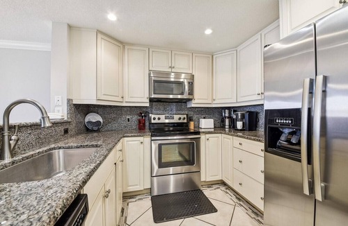 South Beach Villa | Beautiful Villa w/Free Tennis & Water Views