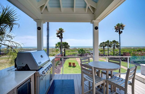 Isle of Palms House | 'Belle Mer'~ OCEAN FRONT, PRIVATE POOL, HOT TUB, ELEVATOR