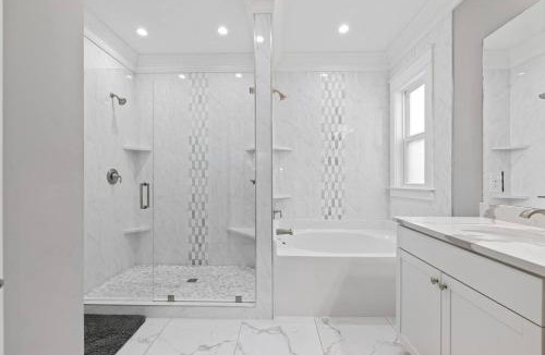 North Charleston House | Big Modern Home with Ample Parking