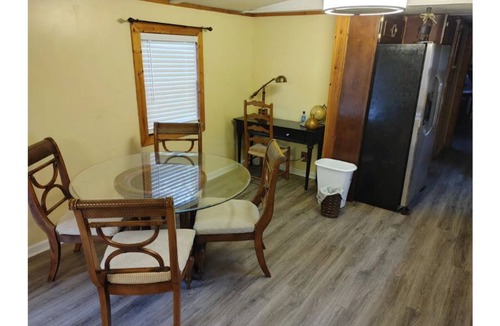 Eden Cottage | Bloomingdale Country Cottage 2bed 2bath