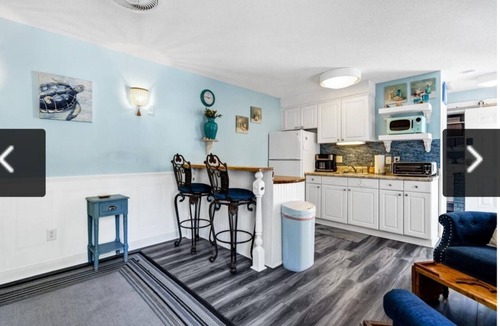 Ocean Ridge Cottage | 🌴Book Now For Summer 🌴10% Off A Week Stay🌞Beach is approx 1 mile🌴 sleeps 2-4