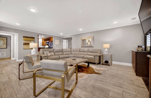 Savannah House | Breathtaking Sunset Views on River w/Private Dock by Lucky Savannah