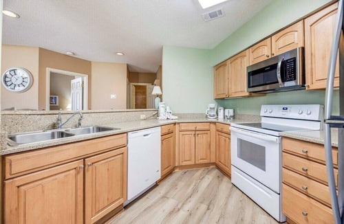 Shipyard Plantation Condo | Brigantine Quarters 2BR Condo inside Shipyard Plantation HHI - Sleeps 6