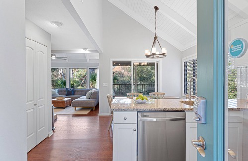 Night Heron House | Bright, Secluded Family Home w/Bikes, Complex Pool