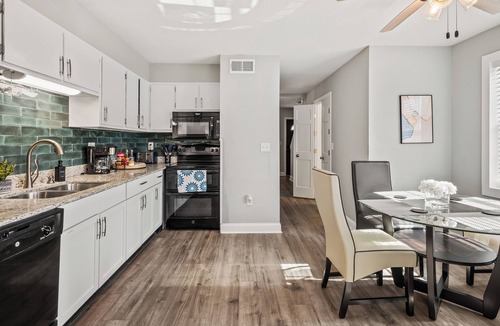 North Charleston House | Bubbly Chateau in Park Circle Perfect for Travelers that want to Socialize