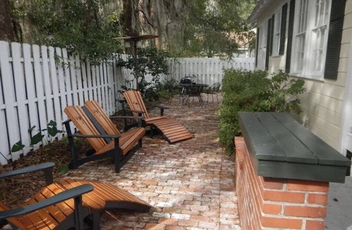 Historic District House | Bungalow in the Historic District-walking distance to downtown & the waterfront!