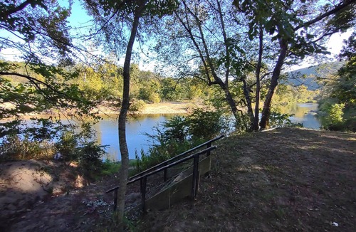 Caddo Gap Cabin | Caddo River Shack - 2 secluded acres with Kayaks and outdoor tub - Pet Friendly