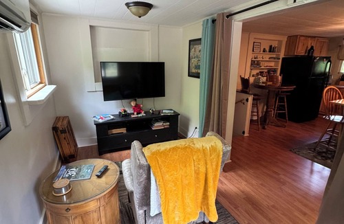 Nebo Cottage | Camp Hideaway Whippoorwill Cottage @ Nebo, Lake James NC