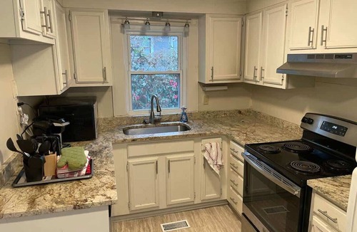 Hillcrest House | Centrally Located Hillcrest Retreat in Little Rock