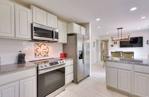 West Ashley House | Charleston Extended Stay w/Yard!