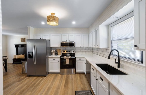 North Charleston House | Charleston Retreat w/Hot Tub & Fire Pit