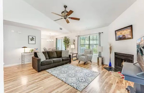 North Charleston Condo | Charming 2-bedroom condo with view! Convenient close in N. Charleston location
