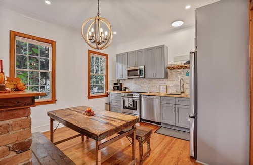 Historic District Cottage | Charming 2-bedroom cottage in Historic Beaufort. Walk to restaurants and shops