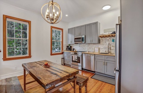 Historic District Cottage | Charming 2-bedroom cottage in Historic Beaufort. Walk to restaurants and shops