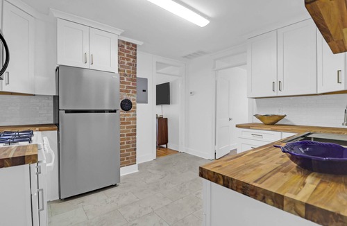Summerville Historic District Cottage | Charming 2-bedroom cottage in Historic Downtown Summerville