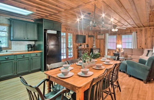 St. Joseph Cabin | Charming 4-bedroom cabin with WiFi and AC in Lake Bruin, St. Joseph