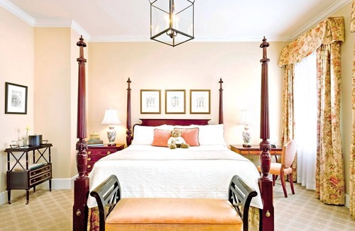Charleston Historic District Hotel | Charming Charleston Room with Access to historic City Market