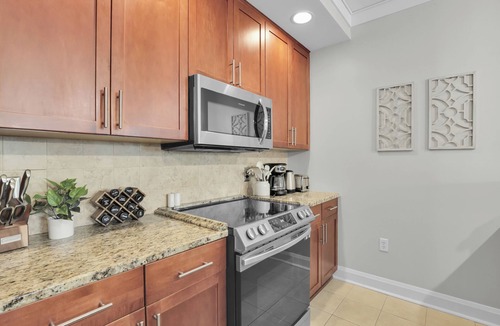 Old West Broad Neighborhood House | Charming Historic District 3BDR w/French Doors | The Juliette #303 by AvantStay