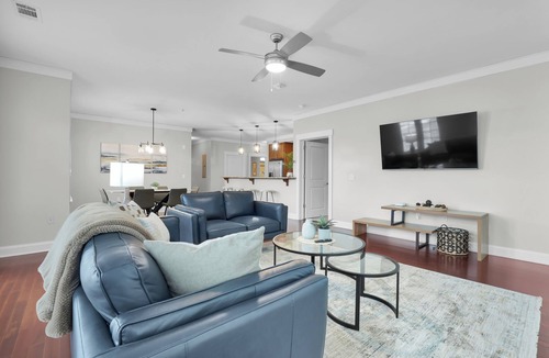 Old West Broad Neighborhood Apartment | Charming Historic District 3BR | The Juliette