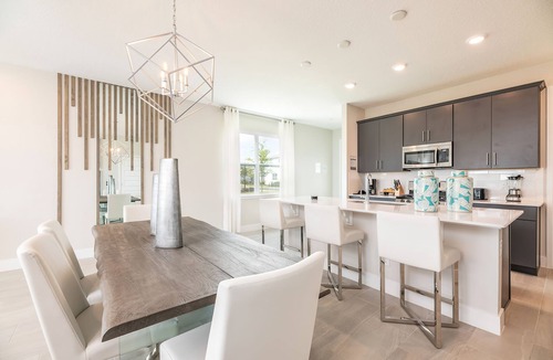 Reunion Hotel | Chic and Cozy Townhouse near Disney with Resort & Waterpark Access - 824DR