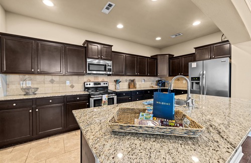 Cave Springs House | Clean Private House - 3 Miles From Pinnacle Hills, 5 Miles From XNA