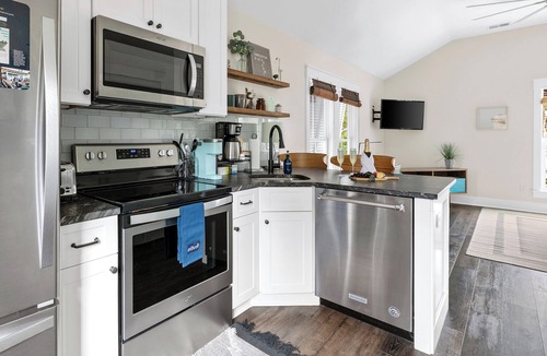 Old Village House | Coastal Comfort Redefined | Shem Creek Bungalow