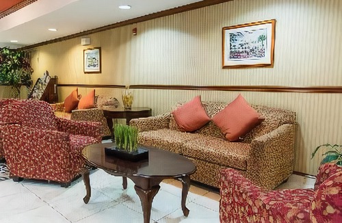 North Charleston Hotel | Comfort Inn & Suites Convention Center